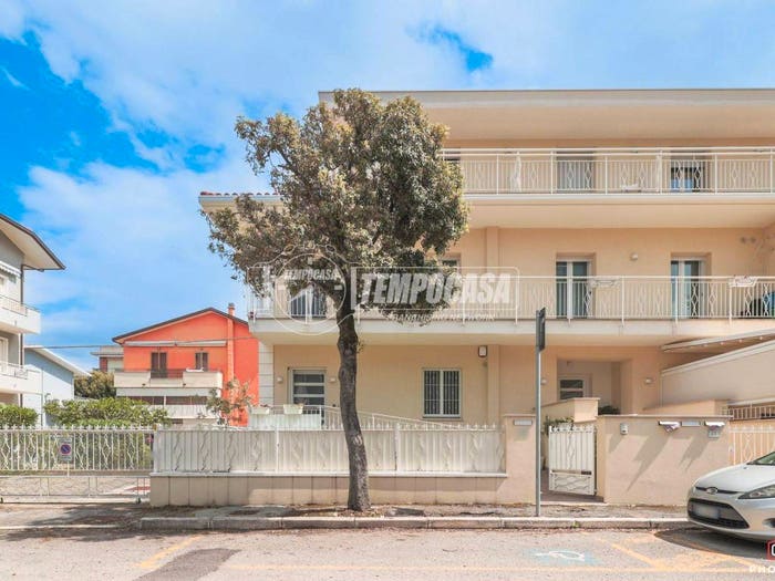 Appartamento trilocale in vendita in Via Cesare Battisti, Centro, Misano Adriatico