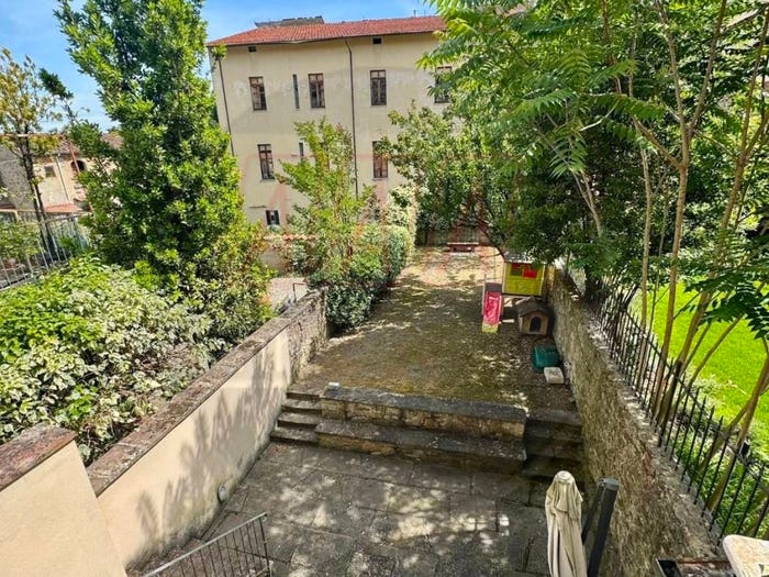 Casa con 6 locali in vendita in Via San Domenico, Porta San Lorentino, Arezzo