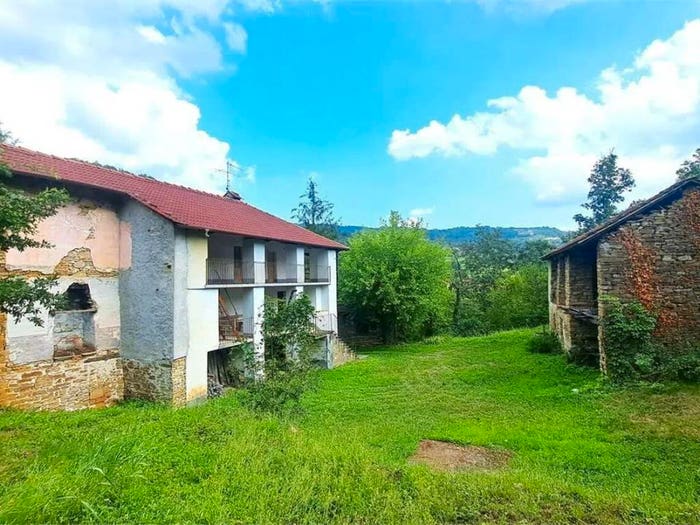 Casa con 6 locali in vendita in Monesiglio