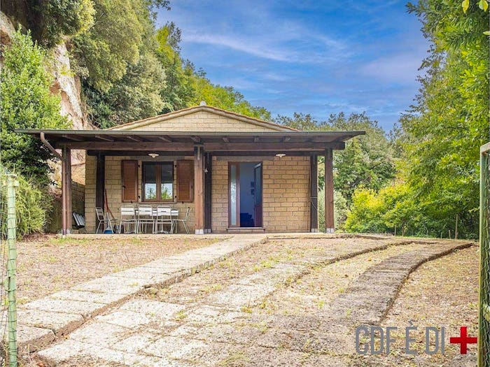 Casa bilocale in vendita in Strada Provinciale PitiglianoSanta Fiora, Sorano