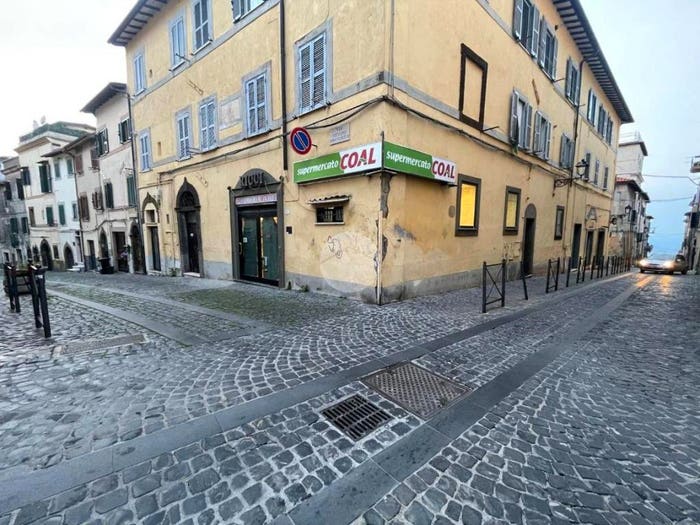 Appartamento con 6 locali in vendita in Via Umberto I, Centro, Monte Porzio Catone