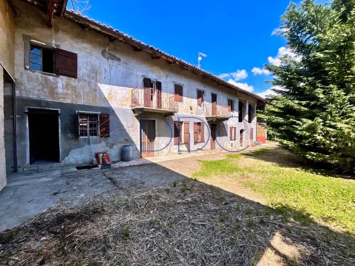 Casa con 6 locali in vendita in Frazione Remorfengo, Montiglio Monferrato