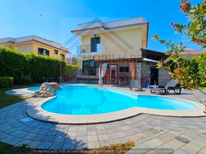 Casa con 5 locali in vendita in Via Staffetta, Lago Patria, Giugliano in Campania