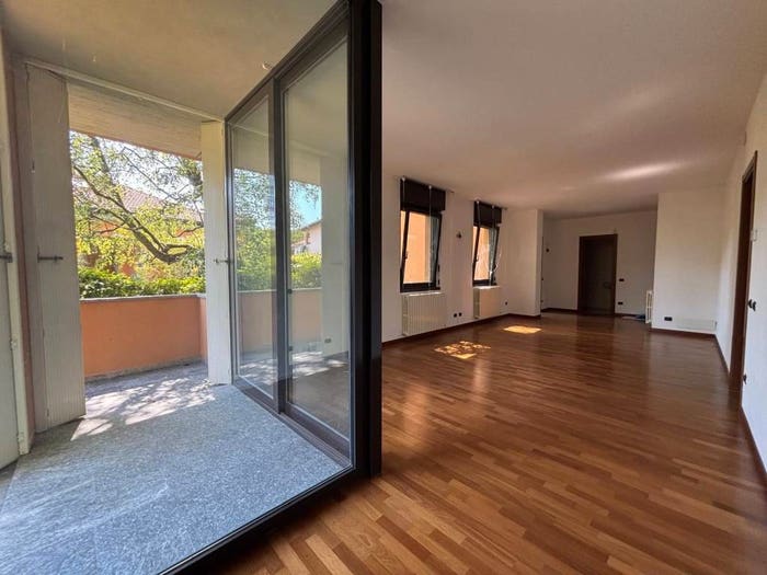 Appartamento trilocale in vendita in Albate Muggiò, Como