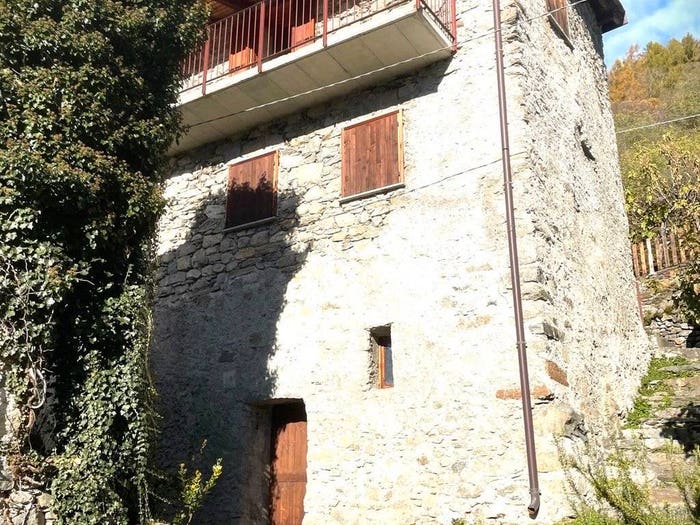 Casa con 6 locali in vendita in Via Surana, Poggiridenti
