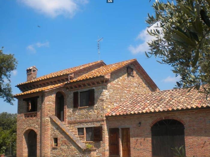Casa con 6 locali in vendita in Strada Provinciale Riccio Barullo, Cortona