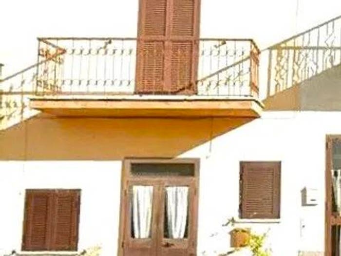 Appartamento trilocale in vendita in Via Mosse, Montefiascone