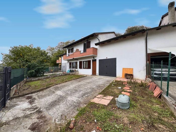 Casa quadrilocale in vendita in Via Giuseppe Mazzini, Lambrinia, Chignolo Po