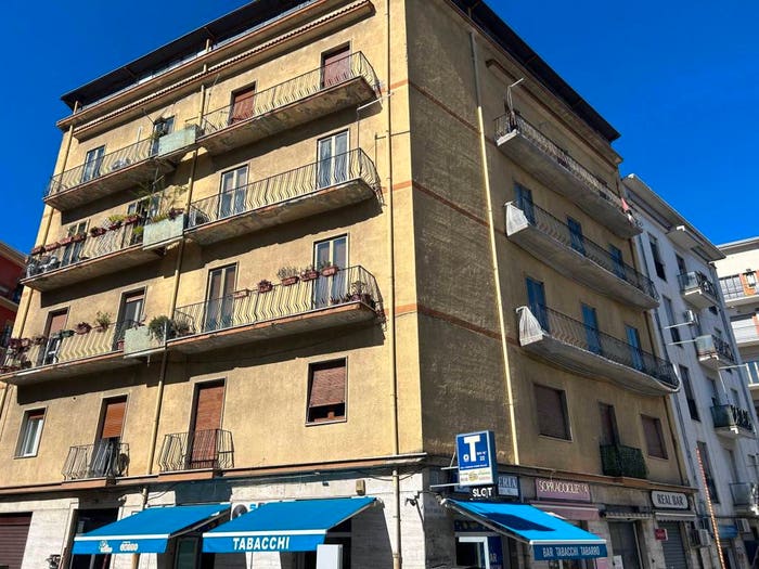 Appartamento quadrilocale in vendita in Viale della Repubblica, Stadio Città, Cosenza