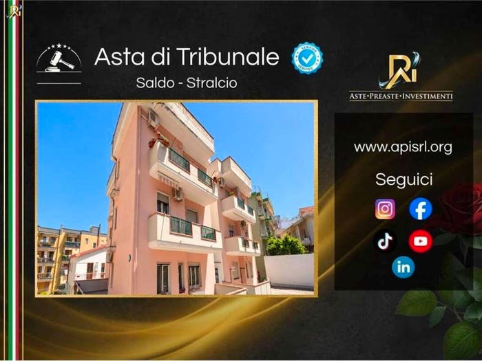 Appartamento con 6 locali in vendita in Via Massimo D'Azelio, Centro, Ginosa
