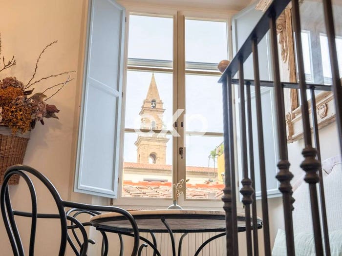 Appartamento con 6 locali in vendita in Via Maggio, Santo Spirito, Firenze