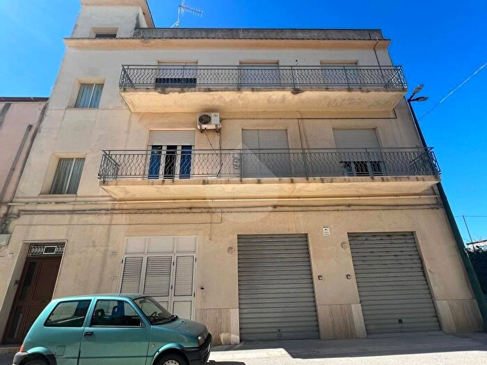 Appartamento con 5 locali in vendita in Via Vittorio Emanuele Orlando, Castelvetrano