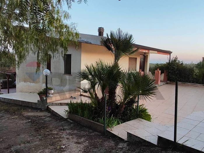 Casa quadrilocale in vendita in CONTRADA SAN NICOLO' LE CANNE, Caltagirone