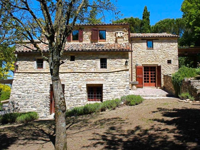 Casa con 6 locali in vendita in Baschi