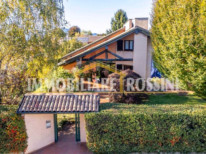 Casa con 6 locali in vendita in Via Monte Monarco, Centro, Malnate
