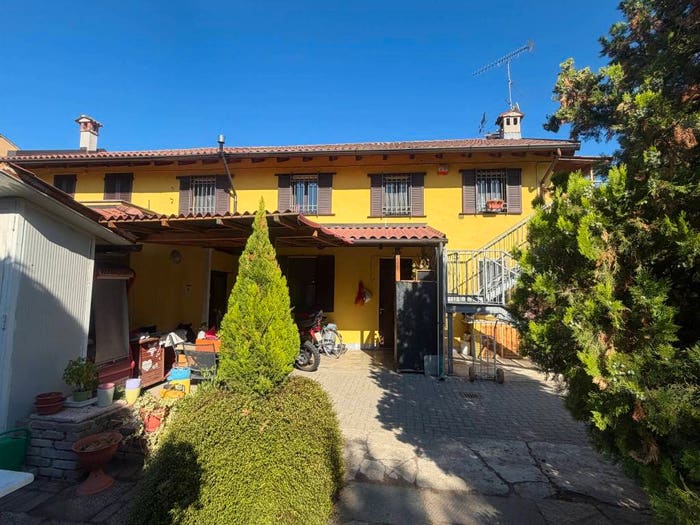 Casa con 6 locali in vendita in Via Roma, Cergnago