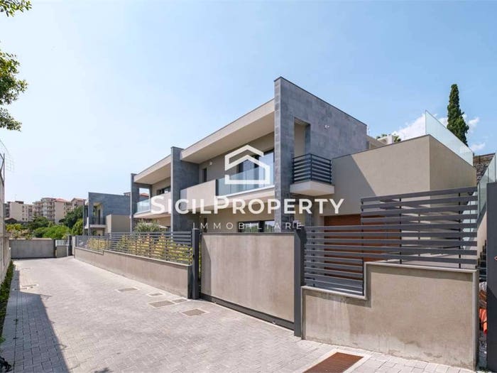 Casa con 5 locali in vendita in via Simeto, Centro, Gravina di Catania