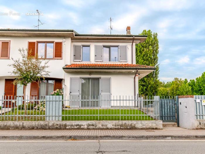Casa trilocale in vendita in Via Alessandro Manzoni, Casalmaiocco