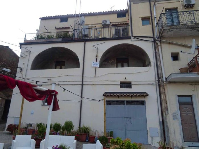 Appartamento trilocale in vendita in Via Castello, Centro, Badolato