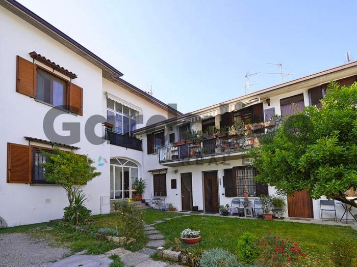 Appartamento trilocale in vendita in Via Volto, Moniga del Garda