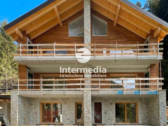 Appartamento trilocale in vendita in Piazzale Europa, Centro, Ponte di Legno