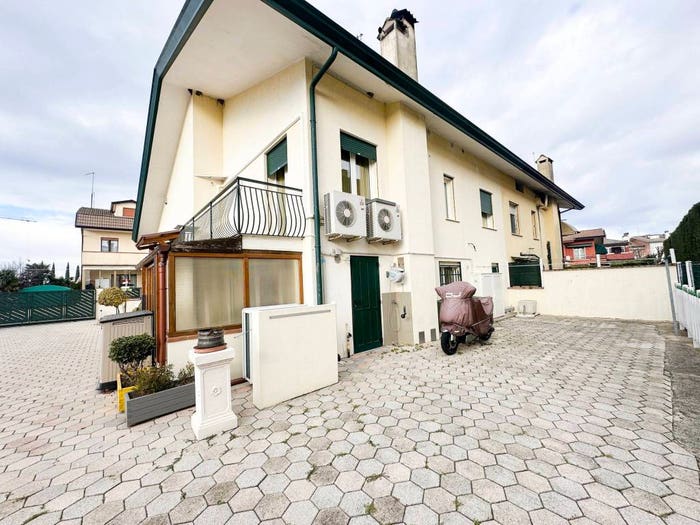 Casa con 6 locali in vendita in Via Fornaci, Jesolo Paese, Jesolo