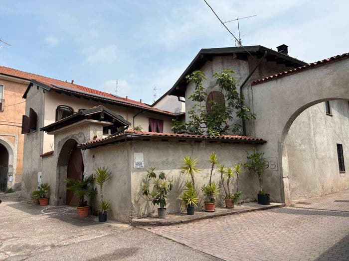 Casa con 6 locali in vendita in Piazza Giacomo Matteotti, Canegrate