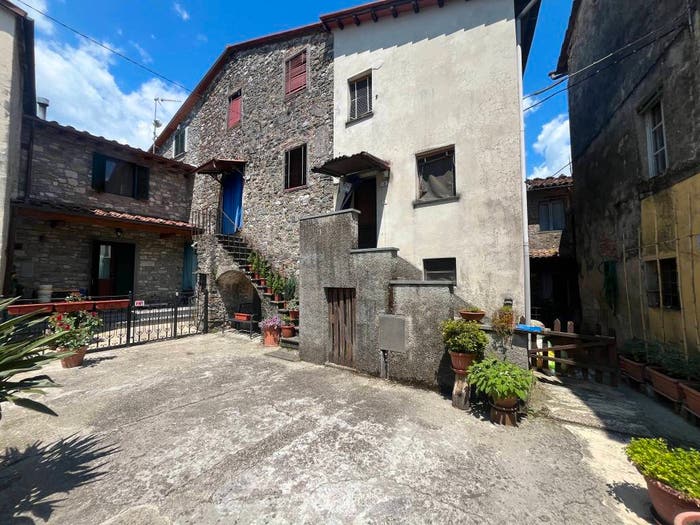 Casa trilocale in vendita in Piazza Pietro Barsanti, Borgo a Mozzano