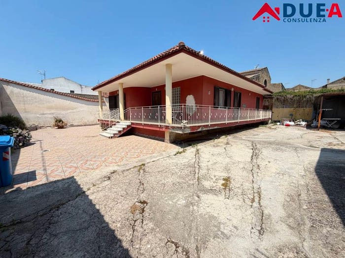 Casa quadrilocale in vendita in Via Gallinelle Vico, Villa Literno
