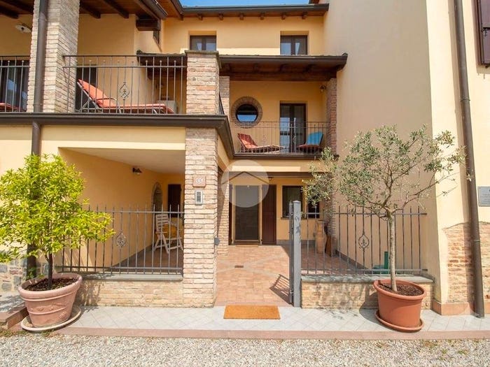 Appartamento con 6 locali in vendita in Via ghiare, Basilicanova, Montechiarugolo