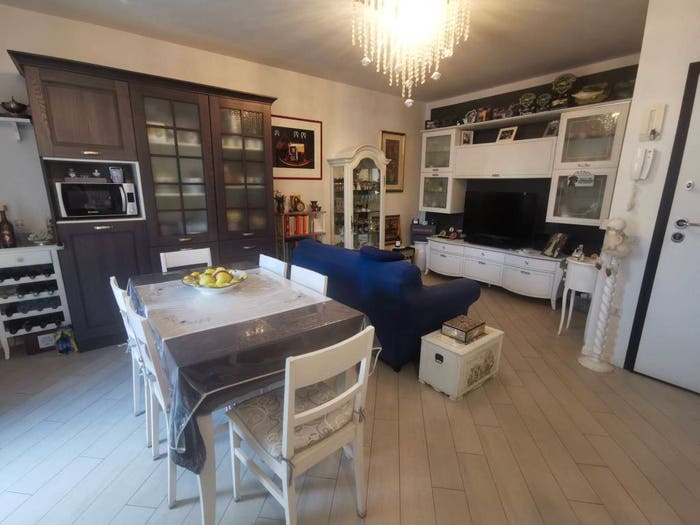 Appartamento trilocale in vendita in Via Fernando Rapezzi, Sacrocuore, Prato