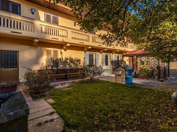 Casa con 6 locali in vendita in Via Piemonte, Centro, Borgosesia