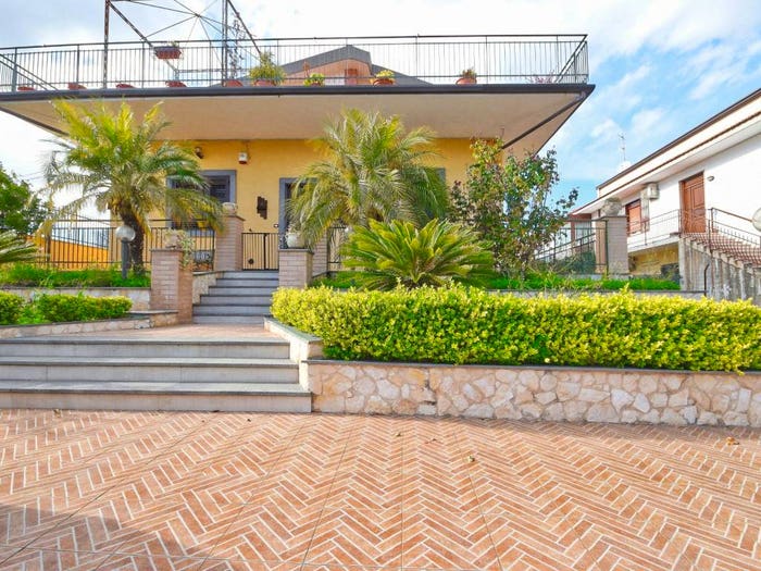 Casa con 5 locali in vendita in Via delle Rose, Centro, Misterbianco