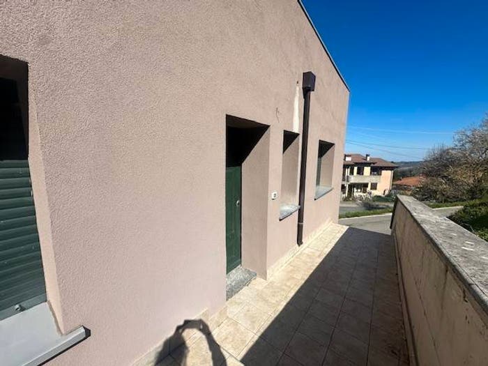Appartamento trilocale in vendita in Via Novembre, Centro, Monghidoro