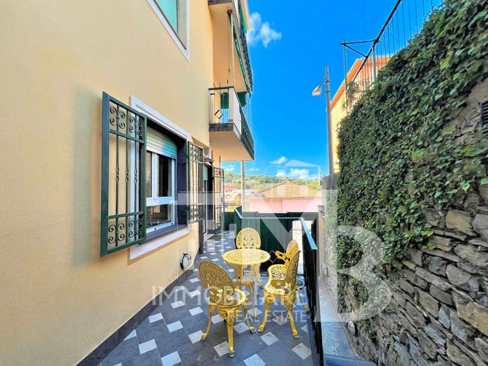 Appartamento quadrilocale in vendita in Via Enrico Figari, Boschetto, Camogli