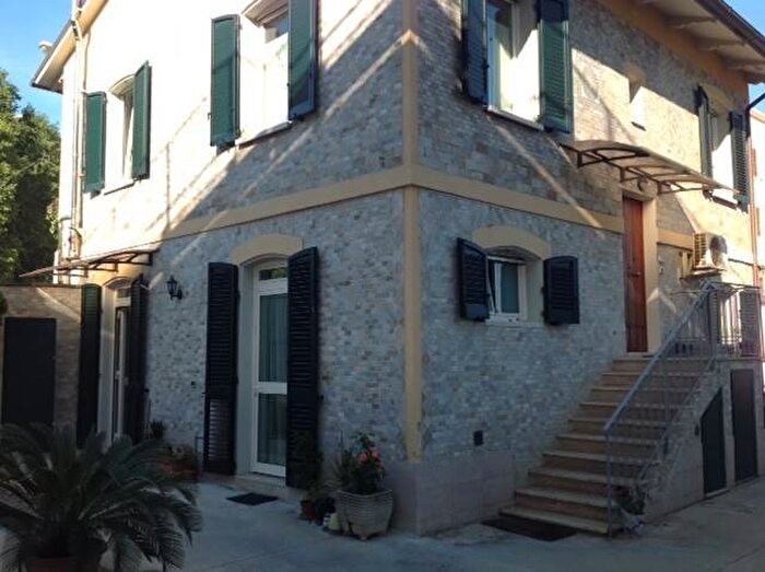 Casa con 6 locali in vendita in Borgo Rodi, Ancona