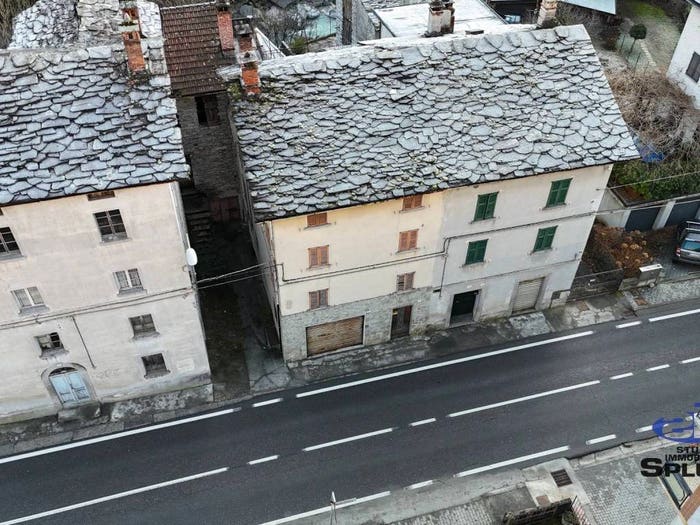 Casa con 6 locali in vendita in Strada Nazionale, Borgonuovo, Piuro