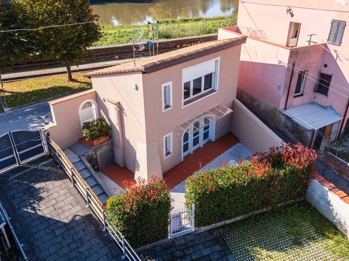 Casa trilocale in vendita in Lungarno Roma, Centro, Calcinaia