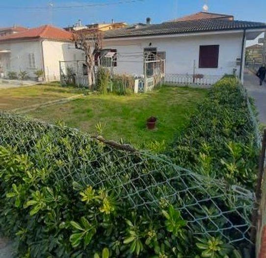 Casa con 5 locali in vendita in Via Litoranea, Marotta, Mondolfo