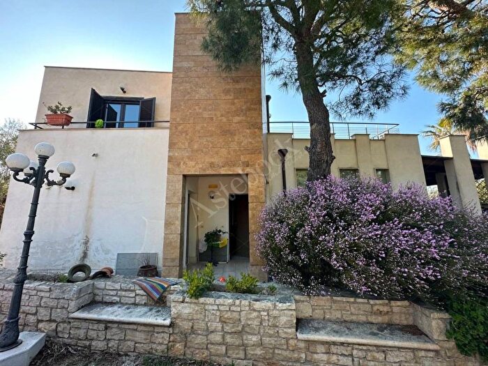 Casa bilocale in vendita in Strada Statale, Bisceglie