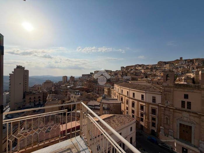 Appartamento quadrilocale in vendita in Via Atenea, Centro Storico, Agrigento