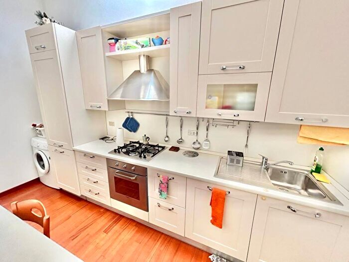 Appartamento con 5 locali in vendita in Via Pia, Savona