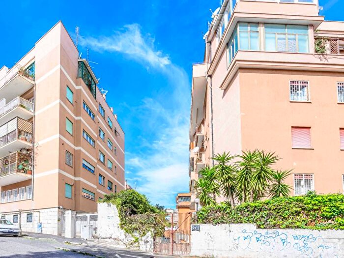 Appartamento trilocale in vendita in Via Livio Andronico, Balduina, Roma