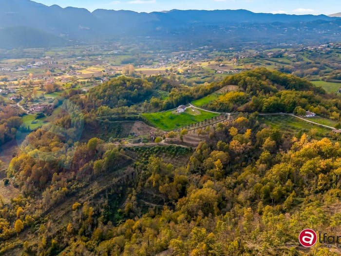 Casa con 6 locali in vendita in Via Colle Maggio, Gallinaro