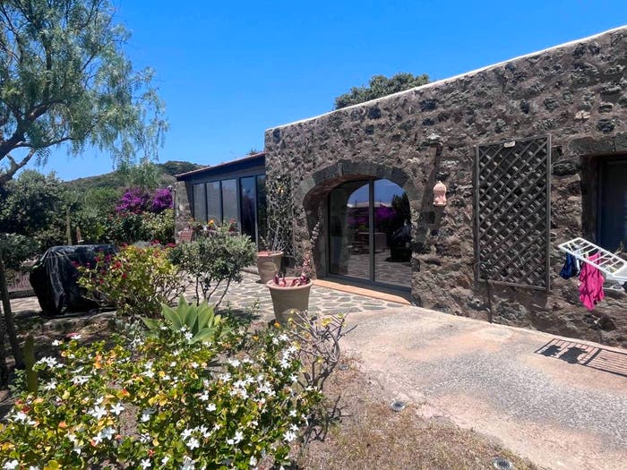 Casa con 5 locali in vendita in Pantelleria