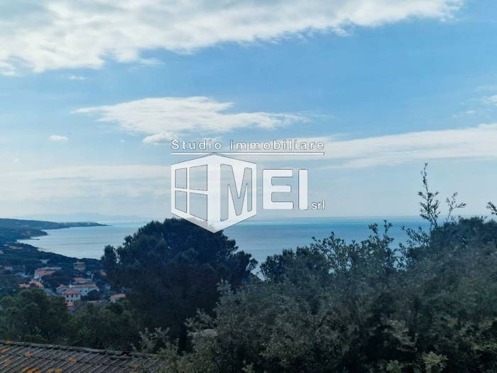 Casa con 6 locali in vendita in via Kaiser Parodi, Quercianella, Livorno