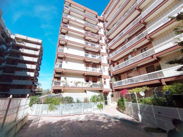 Appartamento con 5 locali in vendita in Viale Luigi Pinto, Provincia Nuova Ospedale, Foggia
