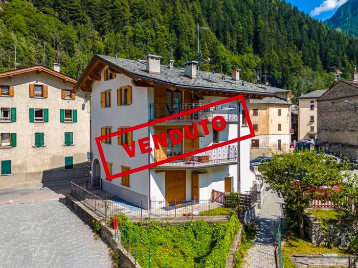 Appartamento bilocale in vendita in Via Corti, Centro, Campodolcino