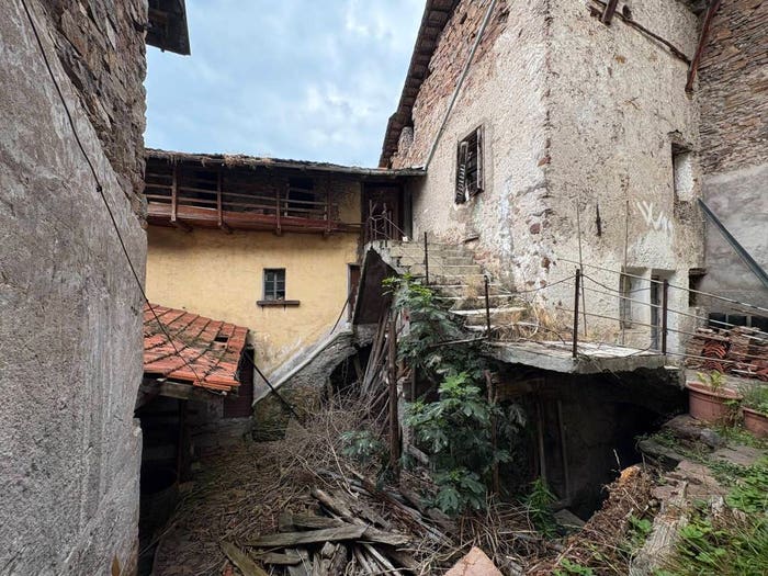 Casa con 6 locali in vendita in Via Frona dei Rodari, Cembra Lisignago