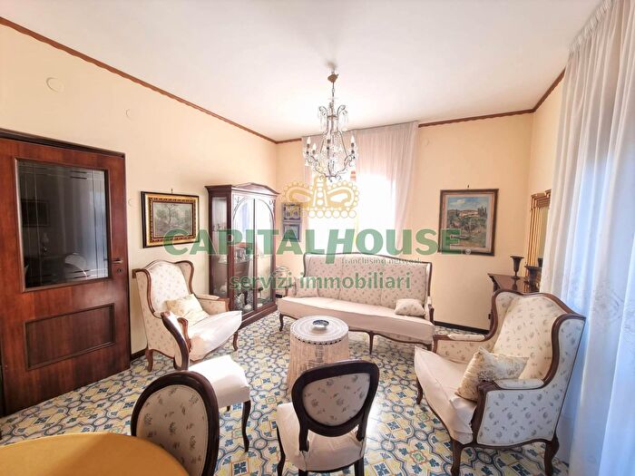 Appartamento con 5 locali in vendita in Via Lupoli, Caserta